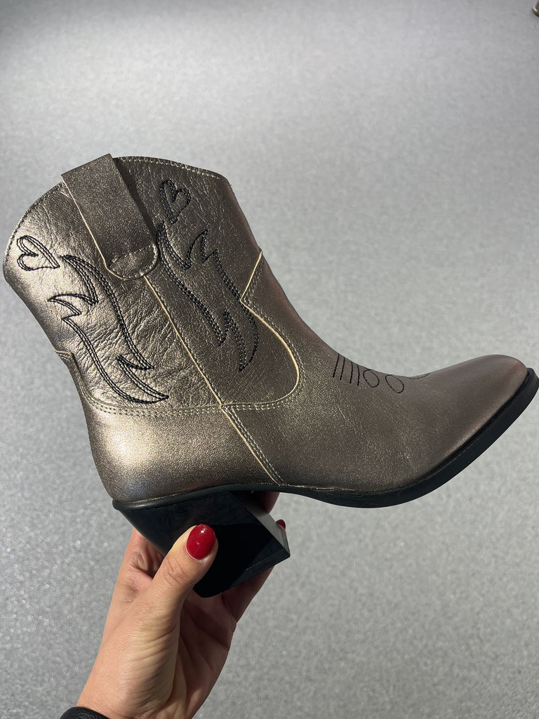 DWRS DWARS boots enkellaarsjes cascina stone wassing metallic goud zilver westernboots