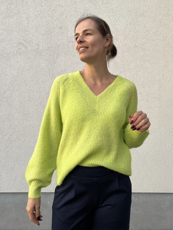 JDYingeborg ada life l/s v-neck pull knit green glow trui v-hals lange mouwen limoengroen geel fluo