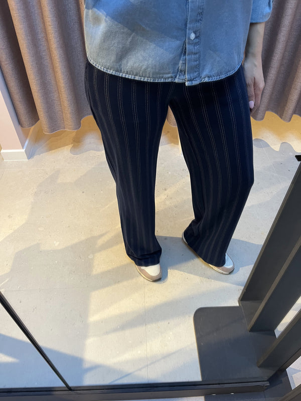 IHruti wide pa17 pant Medieval Blue ichi lange broek wijde pijpen elastische tailleband blauw wit gestreept krijtstreep