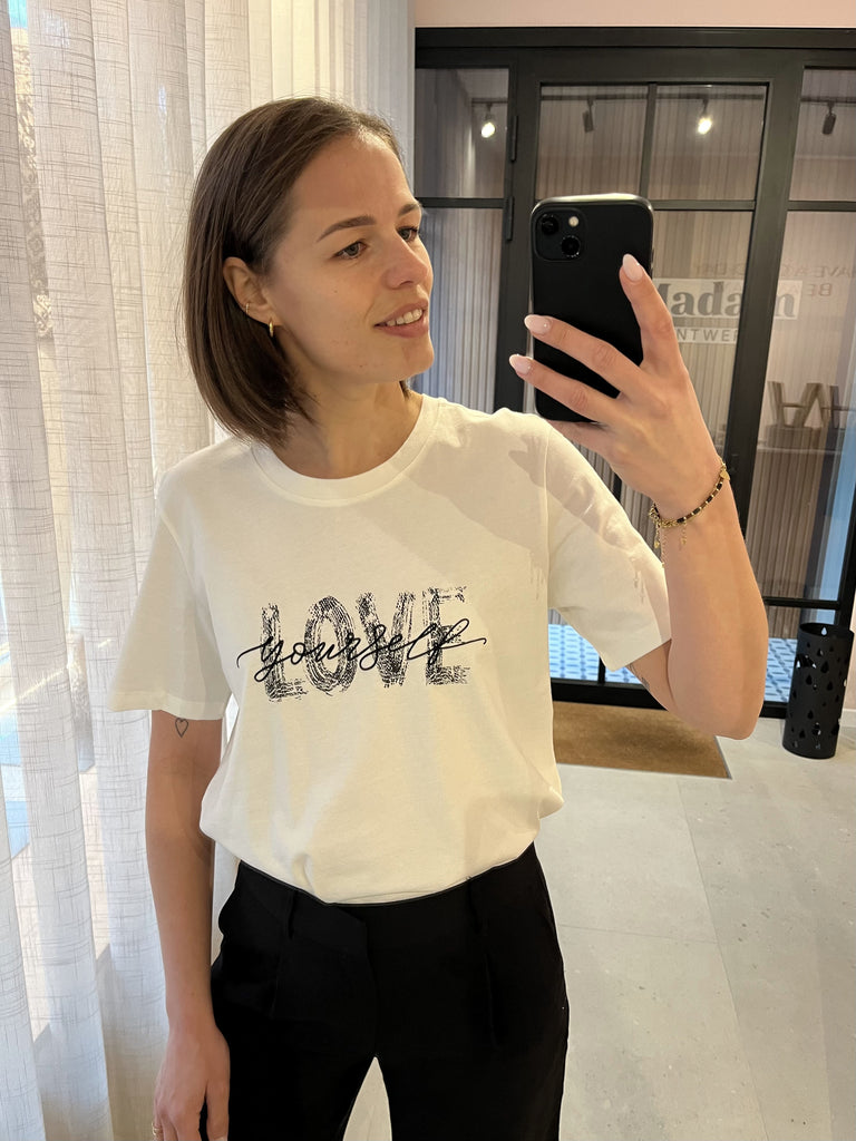 JDYpenny flock print top cloud dancer love yourself t-shirt wit zwart