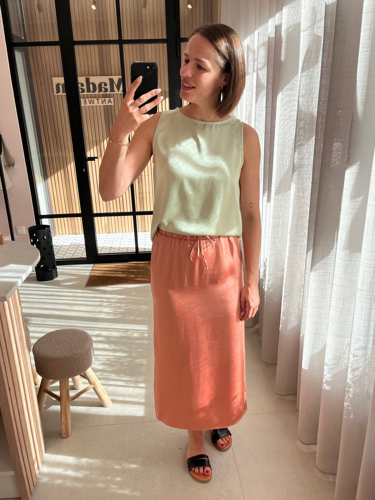 Ydence skirt atel salmon lange rok zalmroze satijn glanzend