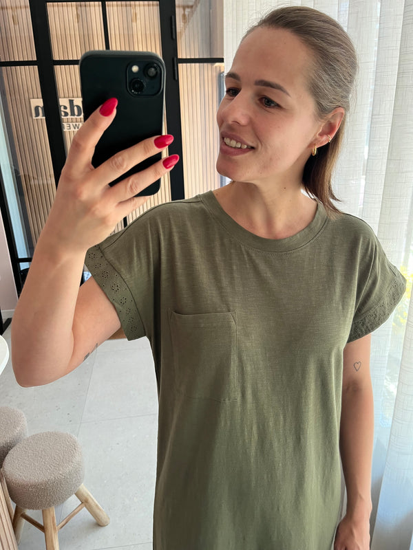 FQsabina dress deep lichen green freequent lange rechte jurk korte mouwen kaki