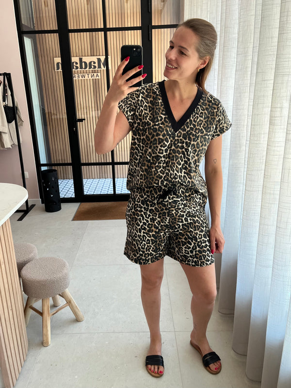 fqkassy shorts burro w black freequent short set leopard