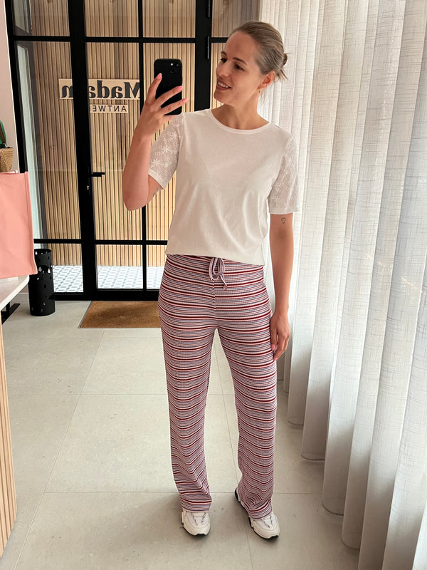 PCTONI HW PANTS JRS Goji Berry CDAN-PINK-A-BOO-HOT FUDGE Pieces joggingbroek zomerbroek elastische tailleband gestreept rood blauw wit