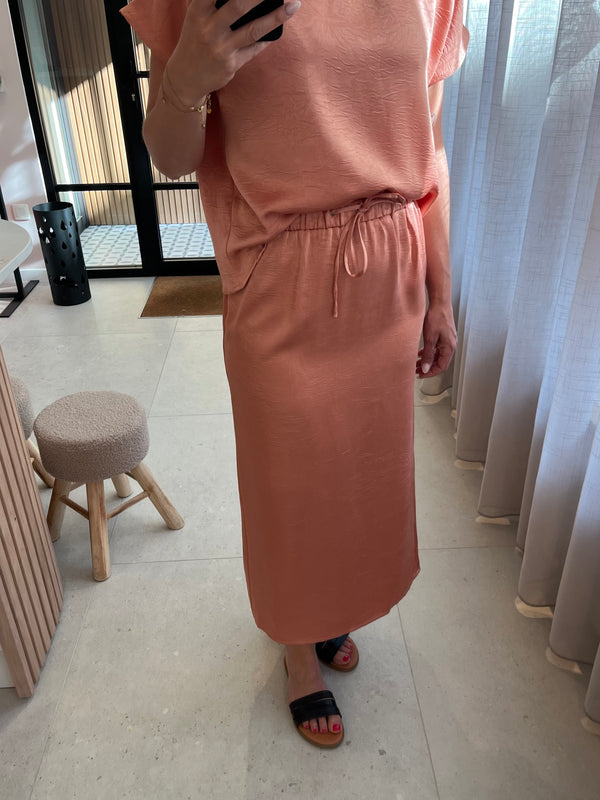 Ydence skirt atel salmon lange rok zalmroze satijn glanzend