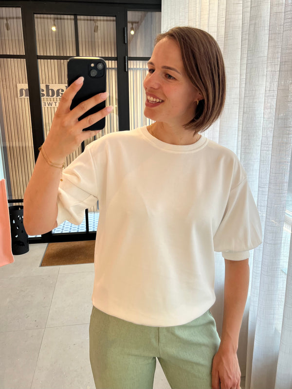sweater flora off white wit trui ronde hals halflange mouwen
