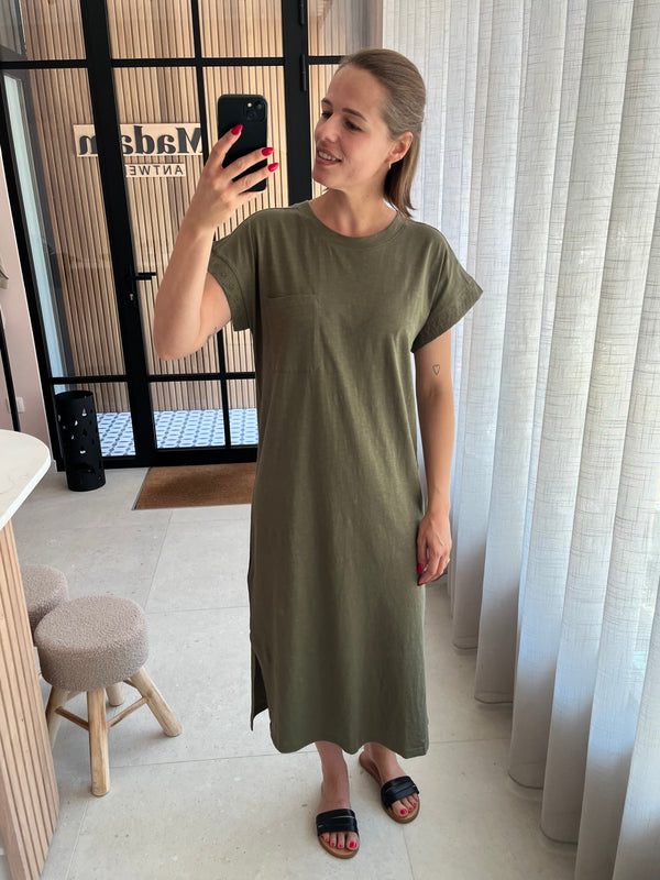 FQsabina dress deep lichen green freequent lange rechte jurk korte mouwen kaki