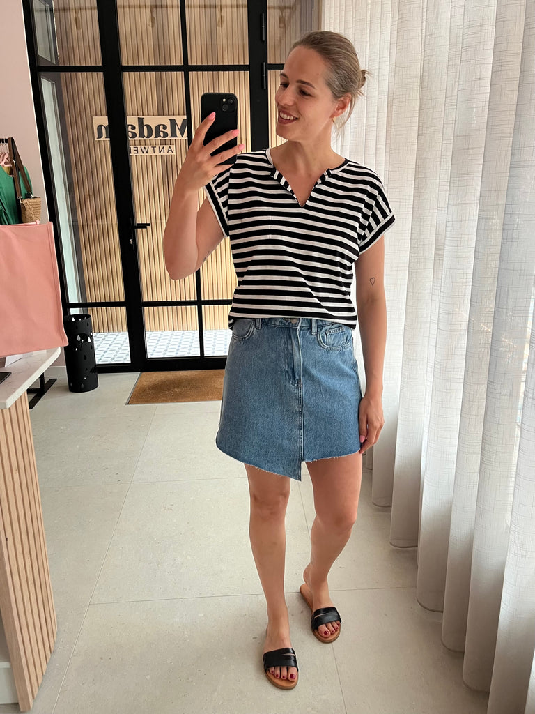 fqviva tee black with star off white striped freequent t-shirt korte mouwen ronde hals v-hals gestreept zwart wit