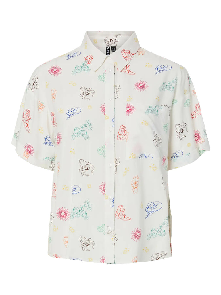 PCTRINIQUE SS SHIRT WVN FC BC Cloud Dancer Multi color cowboy print blouse wit pieces