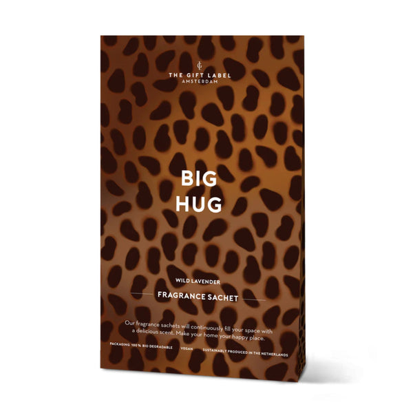 the gift label scented sachet big hug wild lavender geurzakje