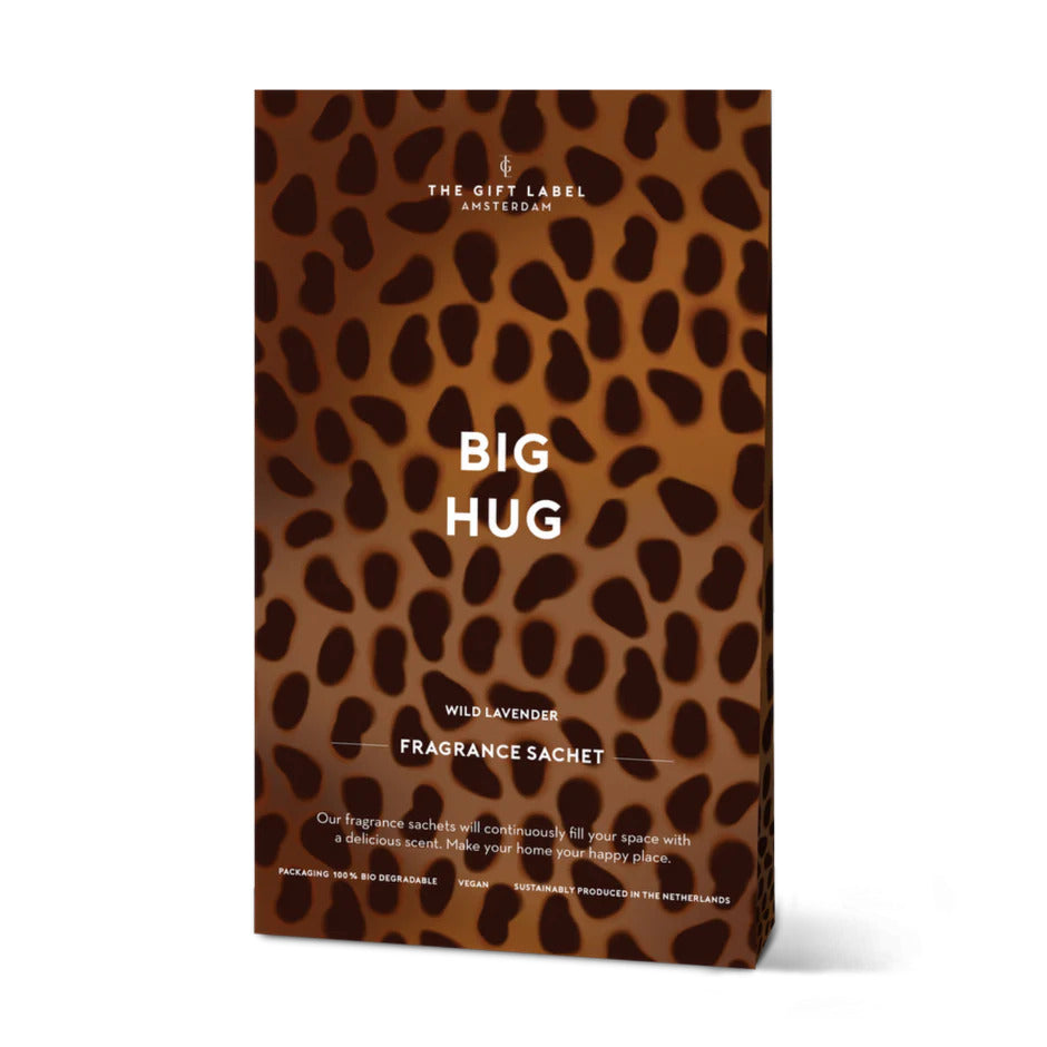the gift label scented sachet big hug wild lavender geurzakje