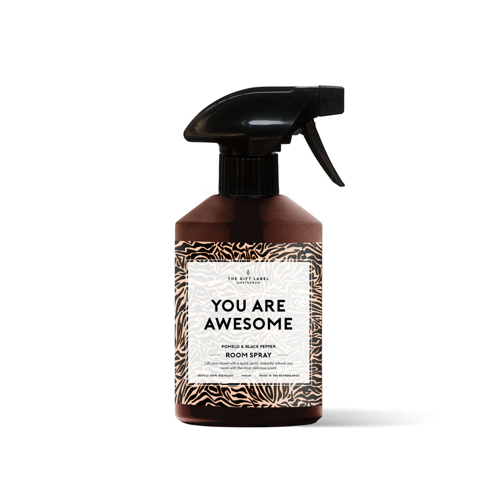 The gift label Roomspray huisparfum pomelo black pepper zwarte peper you are awesome cadeau quote